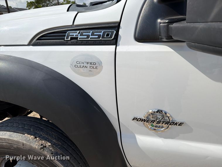 image for item DX5883 2016 Ford F550 utility / service truck