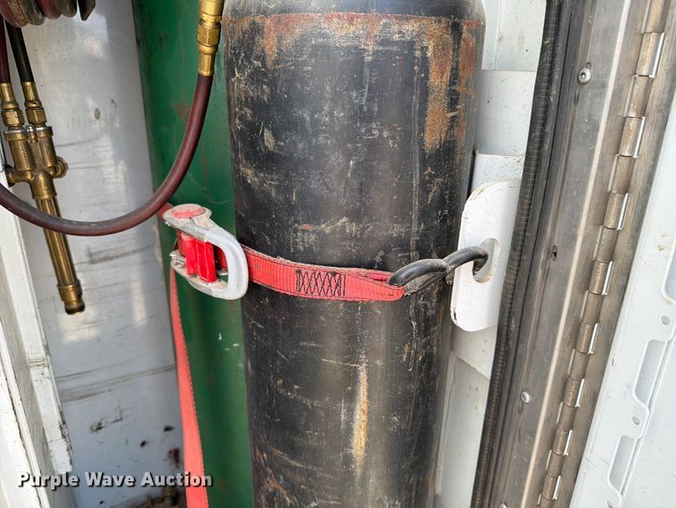 image for item DX5883 2016 Ford F550 utility / service truck