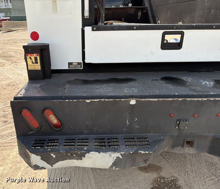 image for item DX5883 2016 Ford F550 utility / service truck