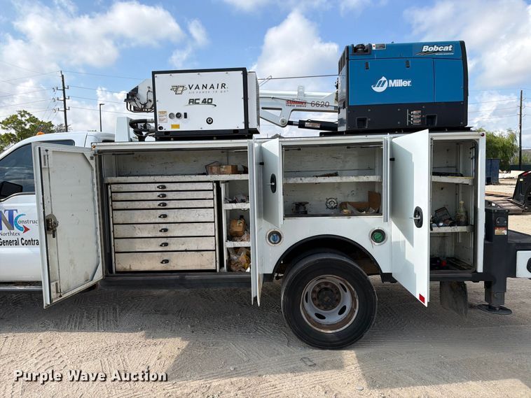 image for item DX5883 2016 Ford F550 utility / service truck