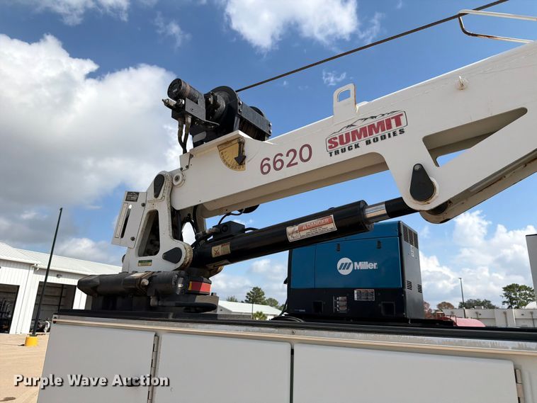 image for item DX5883 2016 Ford F550 utility / service truck