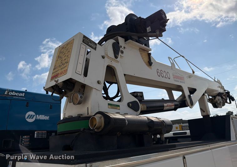 image for item DX5883 2016 Ford F550 utility / service truck