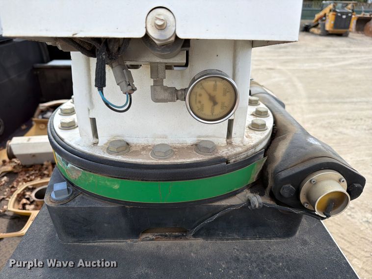 image for item DX5883 2016 Ford F550 utility / service truck