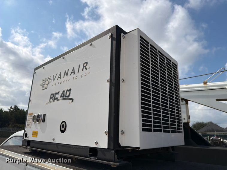 image for item DX5883 2016 Ford F550 utility / service truck