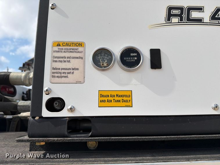 image for item DX5883 2016 Ford F550 utility / service truck