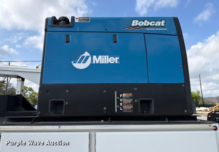 image for item DX5883 2016 Ford F550 utility / service truck