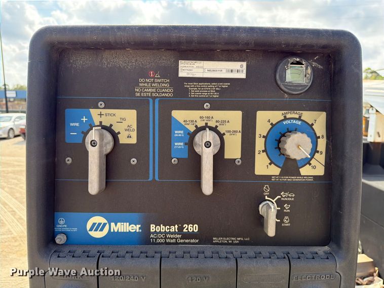 image for item DX5883 2016 Ford F550 utility / service truck