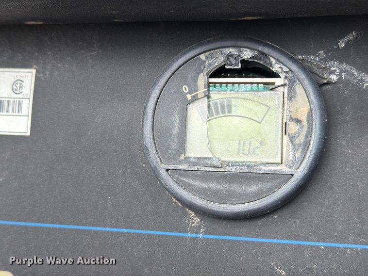 image for item DX5883 2016 Ford F550 utility / service truck