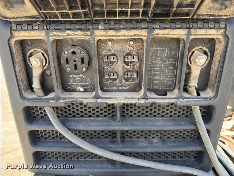 image for item DX5883 2016 Ford F550 utility / service truck