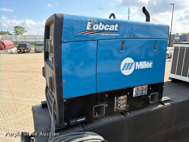 image for item DX5883 2016 Ford F550 utility / service truck