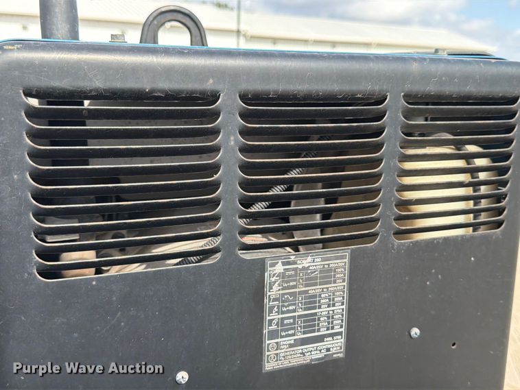 image for item DX5883 2016 Ford F550 utility / service truck