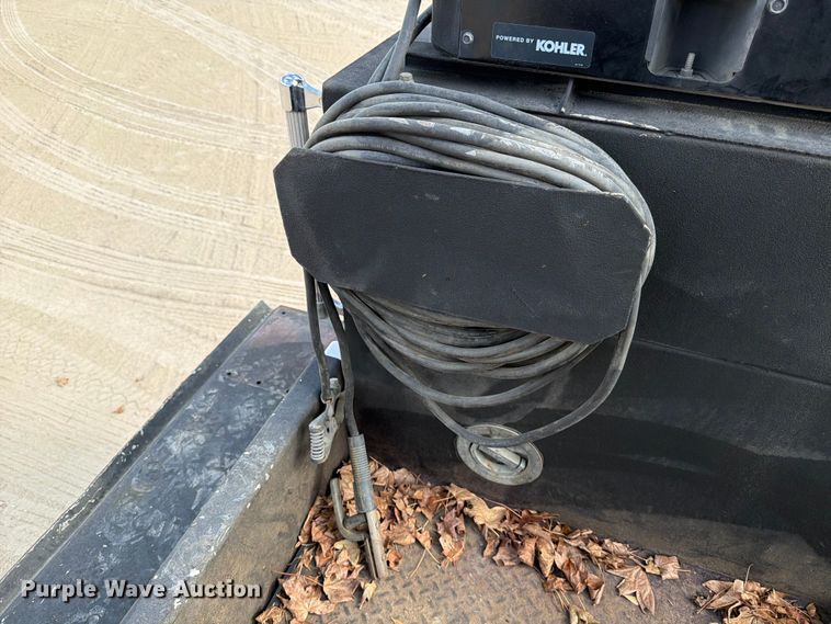 image for item DX5883 2016 Ford F550 utility / service truck