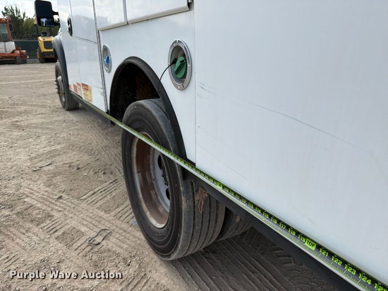 image for item DX5883 2016 Ford F550 utility / service truck