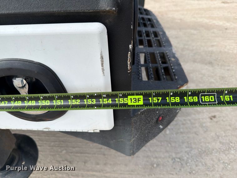 image for item DX5883 2016 Ford F550 utility / service truck