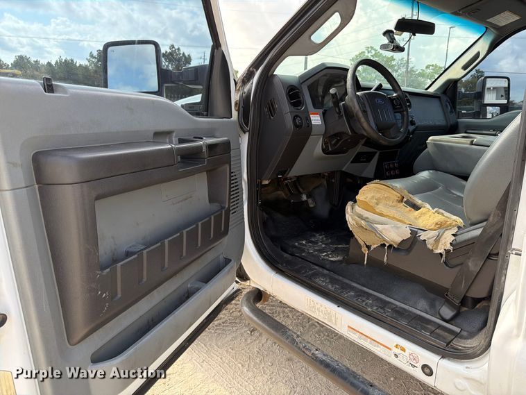 image for item DX5883 2016 Ford F550 utility / service truck
