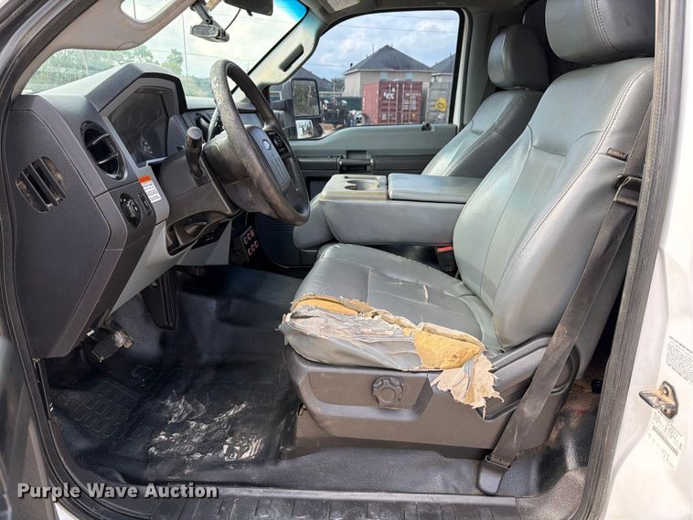 image for item DX5883 2016 Ford F550 utility / service truck