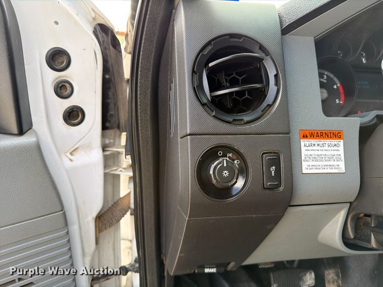 image for item DX5883 2016 Ford F550 utility / service truck