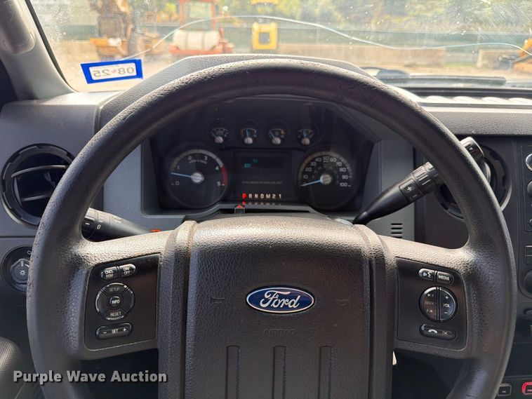 image for item DX5883 2016 Ford F550 utility / service truck