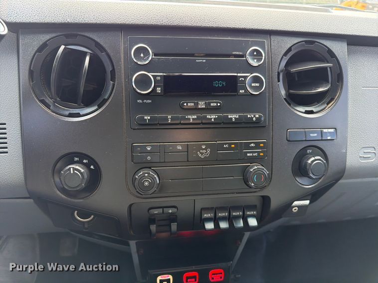 image for item DX5883 2016 Ford F550 utility / service truck