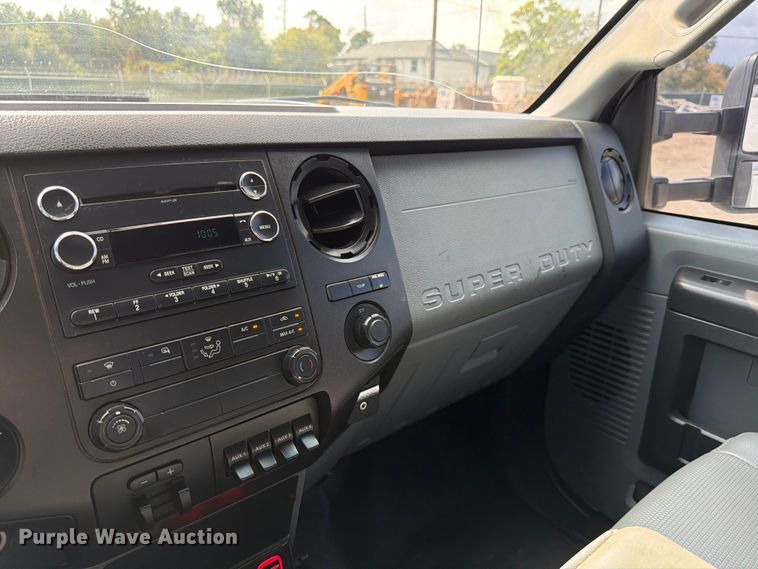 image for item DX5883 2016 Ford F550 utility / service truck