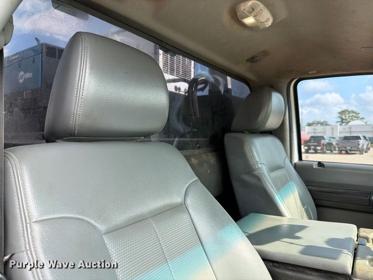 image for item DX5883 2016 Ford F550 utility / service truck