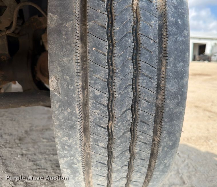 image for item DX5883 2016 Ford F550 utility / service truck