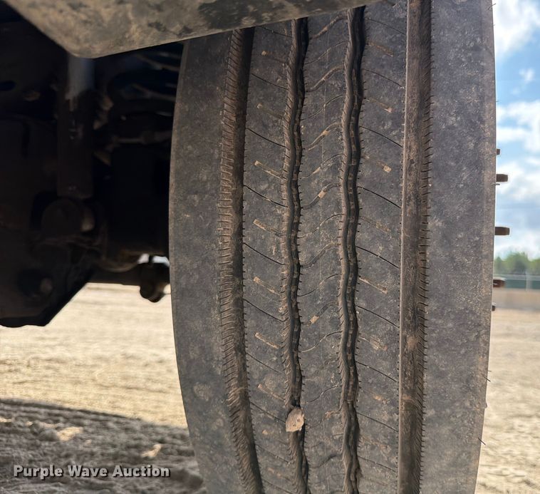 image for item DX5883 2016 Ford F550 utility / service truck