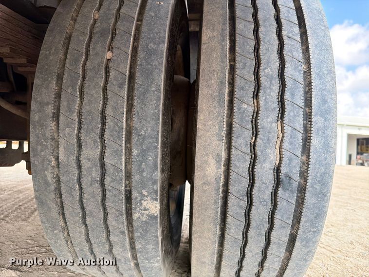 image for item DX5883 2016 Ford F550 utility / service truck