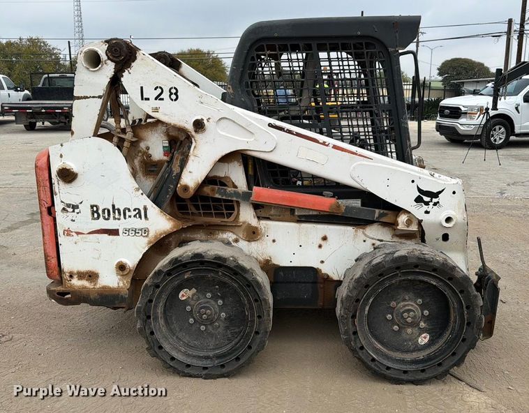 image for item DX5889 2013 Bobcat S650 skid steer loader
