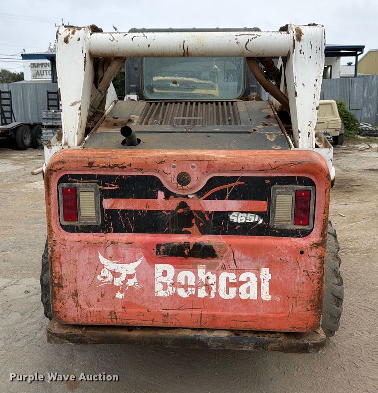 image for item DX5889 2013 Bobcat S650 skid steer loader