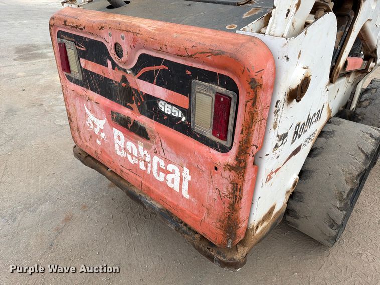 image for item DX5889 2013 Bobcat S650 skid steer loader