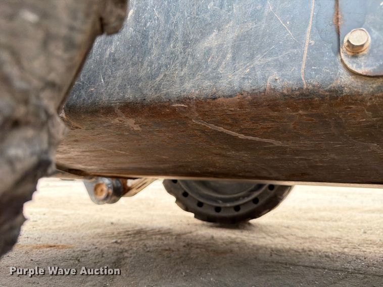 image for item DX5889 2013 Bobcat S650 skid steer loader