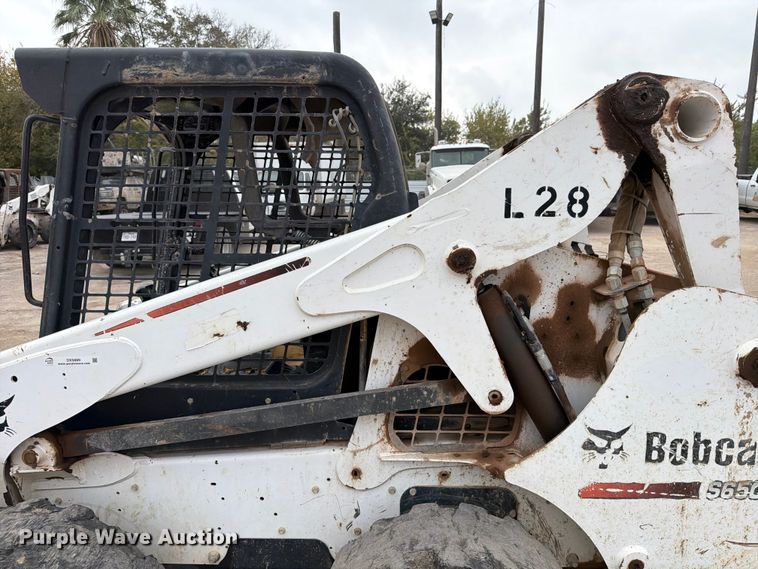 image for item DX5889 2013 Bobcat S650 skid steer loader