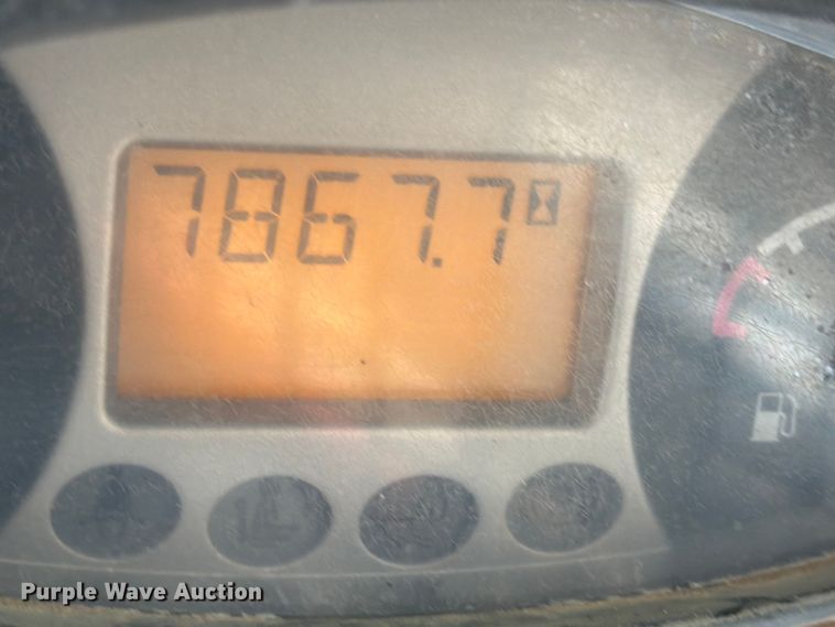 image for item DX5889 2013 Bobcat S650 skid steer loader