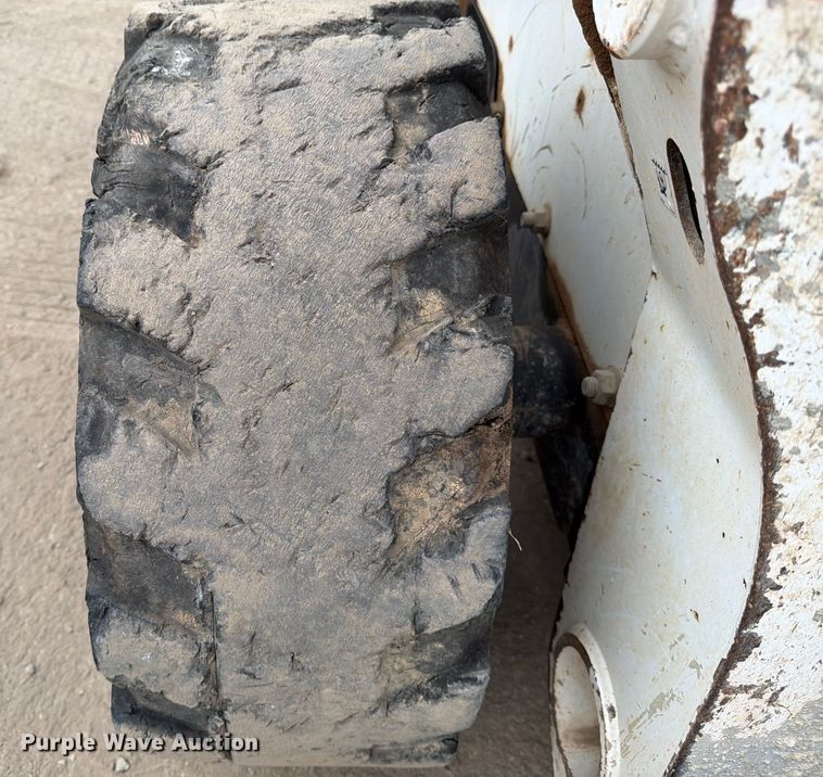 image for item DX5889 2013 Bobcat S650 skid steer loader