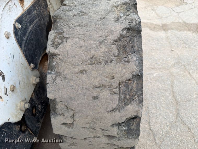 image for item DX5889 2013 Bobcat S650 skid steer loader