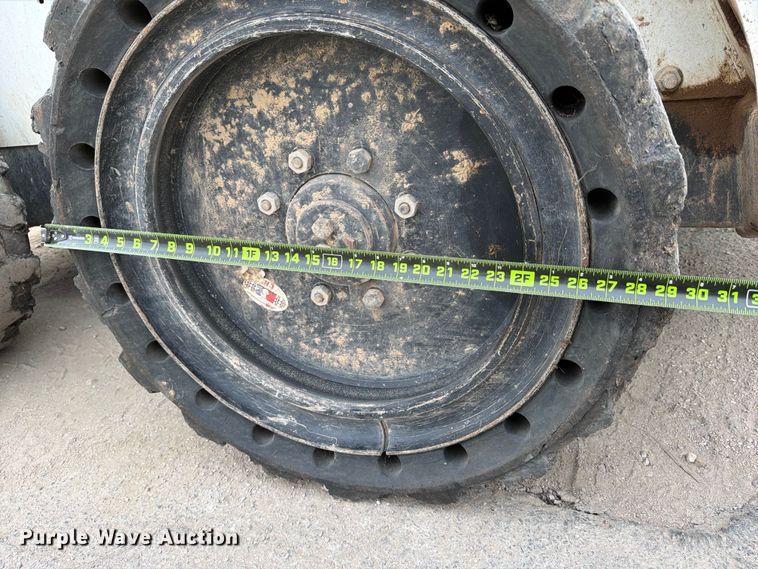 image for item DX5889 2013 Bobcat S650 skid steer loader