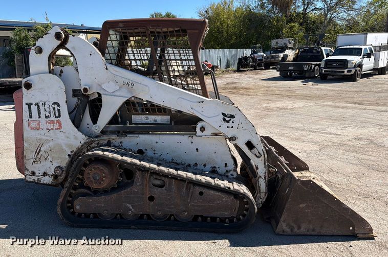 MINI CARGADOR SOBRE ORUGAS 2010 BOBCAT T190