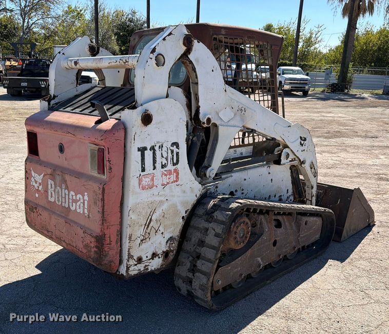 MINI CARGADOR SOBRE ORUGAS 2010 BOBCAT T190