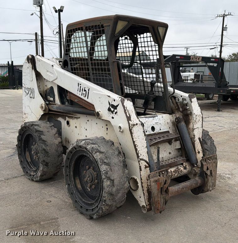image for item DX5891 2006 Bobcat S220 skid steer loader