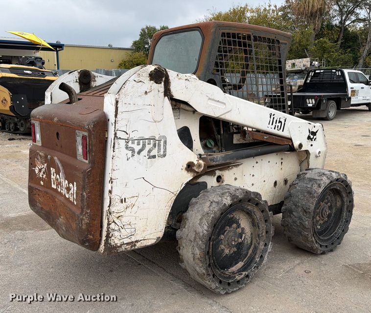 image for item DX5891 2006 Bobcat S220 skid steer loader