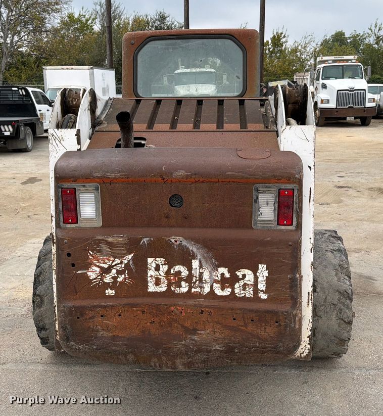 image for item DX5891 2006 Bobcat S220 skid steer loader