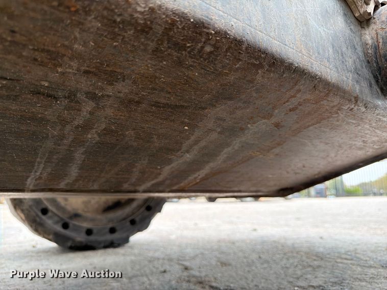 image for item DX5891 2006 Bobcat S220 skid steer loader