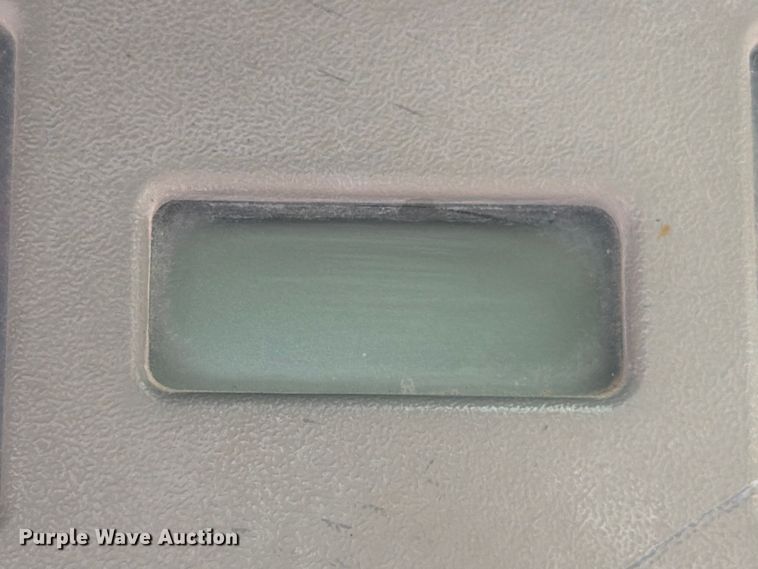 image for item DX5891 2006 Bobcat S220 skid steer loader