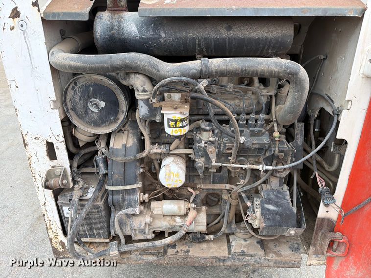 image for item DX5891 2006 Bobcat S220 skid steer loader