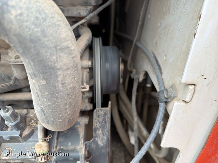 image for item DX5891 2006 Bobcat S220 skid steer loader