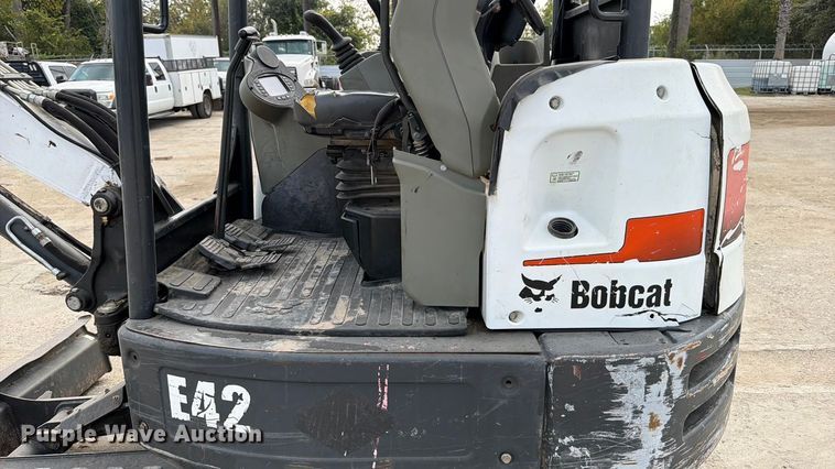 image for item DX5894 2016 Bobcat E42 mini excavator