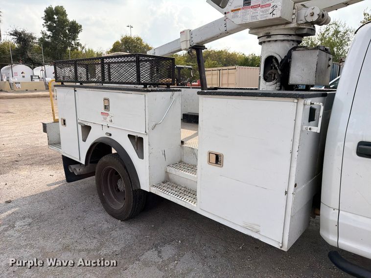 image for item DX5896 2018 Ford F550 Super Duty Crew Cab bucket truck