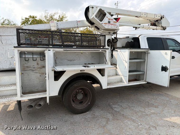 image for item DX5896 2018 Ford F550 Super Duty Crew Cab bucket truck