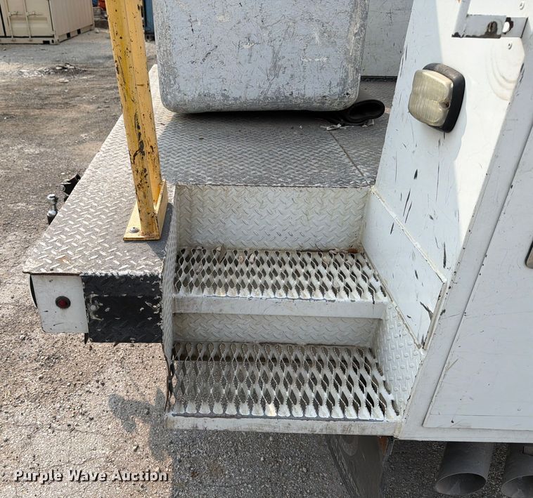 image for item DX5896 2018 Ford F550 Super Duty Crew Cab bucket truck